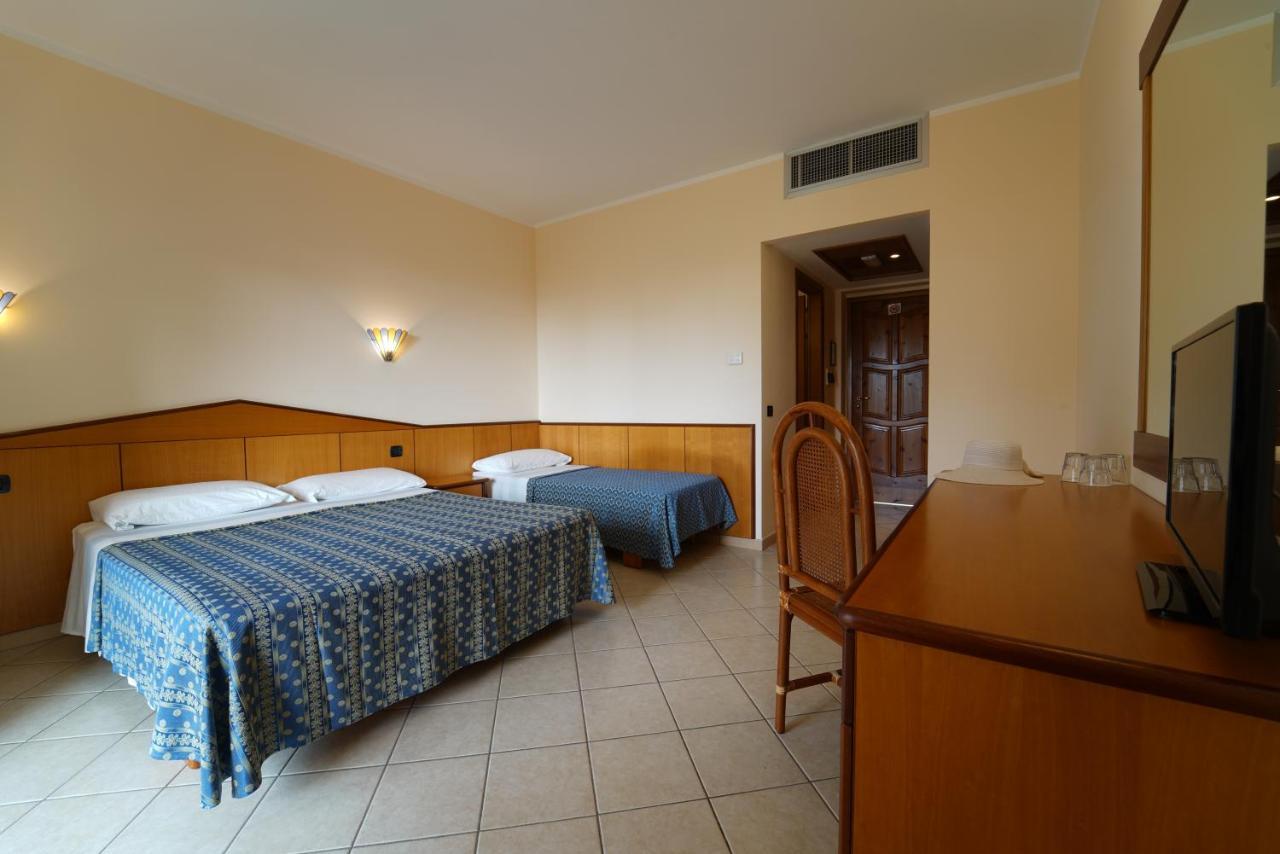 Villaggio Torre Ruffa Robinson Капо-Ватикано Экстерьер фото